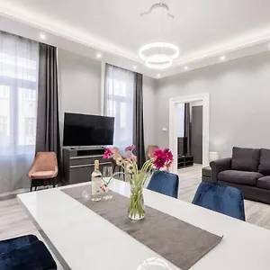 Prime Star Deak Ter Modern Luxury מלון דירות