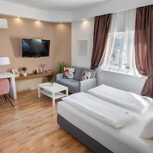 Apartamento Premium Szervita Square